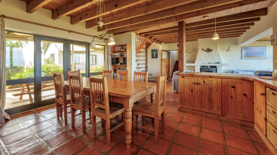 6 Bedroom Property for Sale in Suiderstrand Western Cape